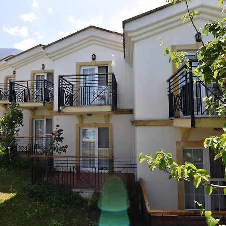 Artemisia Royal Park Club