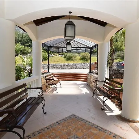 Artemisia Royal Park Club Hotel