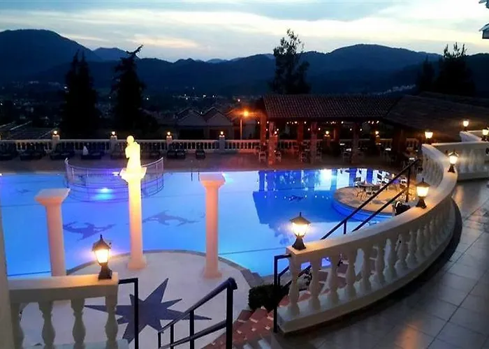 Artemisia Royal Park Club 3*