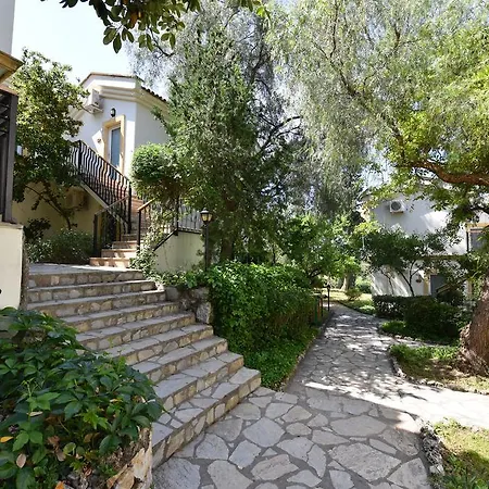 Artemisia Royal Park Club 3* Ολουντενίζ