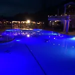 阿特米西亚皇家公园俱乐部酒店 酒店 厄吕代尼兹