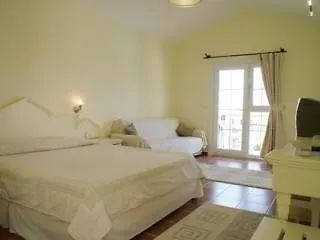Artemisia Royal Park Club